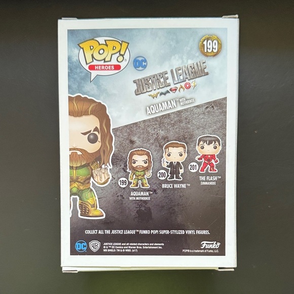 Funko Aquaman Exclusive Vinyl Figure with Motherbox - Picture 4 of 7